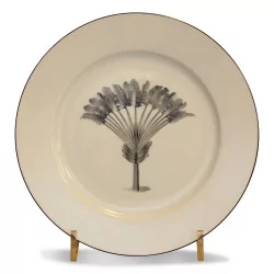 black “PALM TREE” plate. Dishwasher safe.