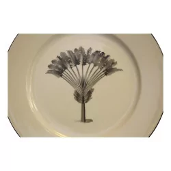 black “PALM TREE” plate. Dishwasher safe.