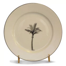 black “PALM TREE” plate. Dishwasher safe.