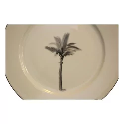 black “PALM TREE” plate. Dishwasher safe.