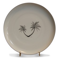 Plat à tarte en porcelaine avec un palmier noir.