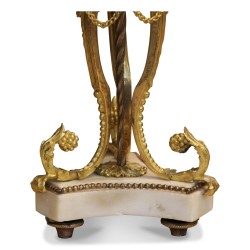 Paire de chandeliers Louis XVI en bronze doré ciselé ornés de …