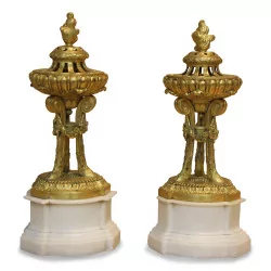 Pair of Louis XVI cassolettes in chiseled gilt bronze decorated with …