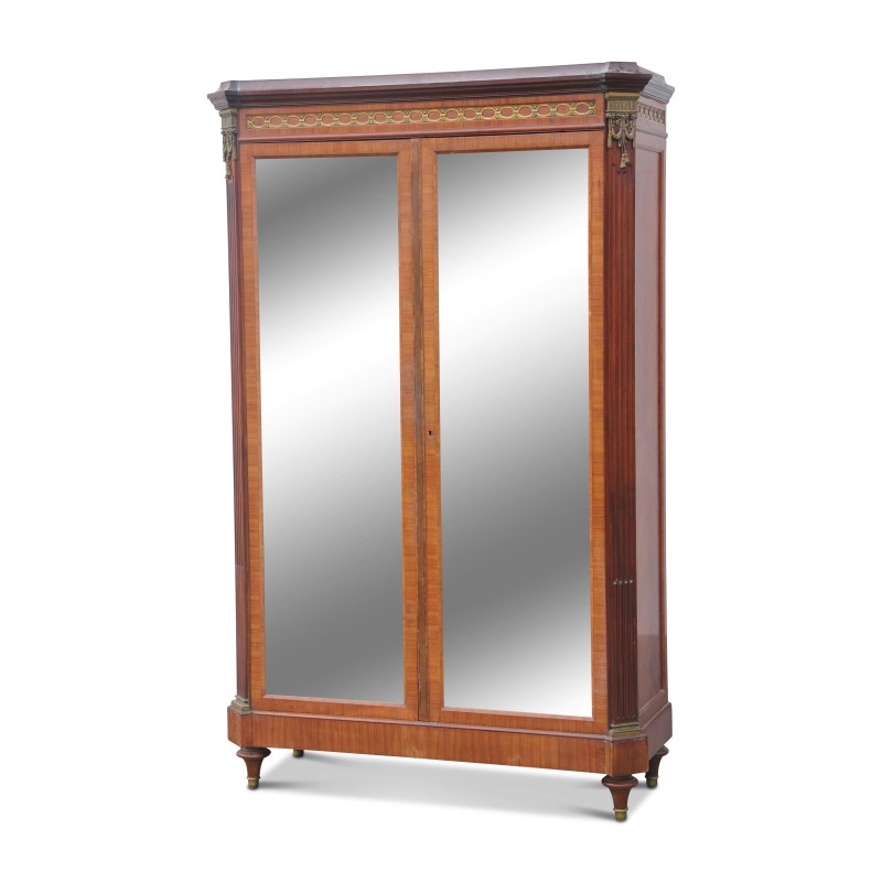Armoire de style Louis XVI en palissandre et bois de rose avec - Moinat - Armoires Armoire de style Louis XVI en palissandre et bois de rose avec - Moinat - Armoires