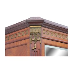 Armoire de style Louis XVI en palissandre et bois de rose avec