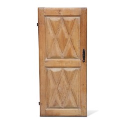 Paire de portes d'armoire.