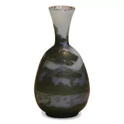 Kleine Vase aus Glaspaste in den Farben Blau und Grün mit …