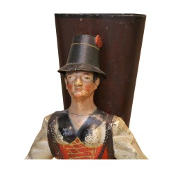 Ein Paar Schweizer Figuren aus bemaltem Metall „Winzerpaar“