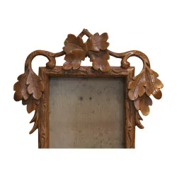 Wooden frame folded with oak leaves