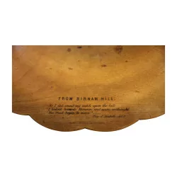 деревянная табличка с термогравировкой, изображающая Дункельда. …