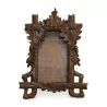 Carved wooden frame from Brienz decorated with oak leaves. … - Moinat - Brienz
