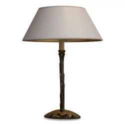 Art-Deco-Lampe mit Altsilber-Finish und grauem Schirm …