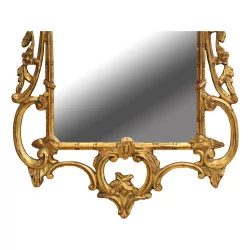 面带有镀金木框的路易十五镜子。
