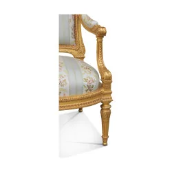 Paire de fauteuils Louis XVI en bois sculpté et doré à l'or …