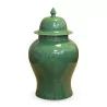 Large model green porcelain temple jar. - Moinat - Boxes, Urns, Vases