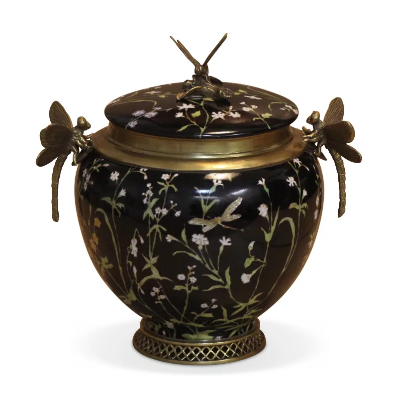 Runde Porzellandose bemalt mit Blumenmotiven auf … - Moinat - Schachtel, Urnen, Vasen