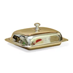 butter dish in silver metal.