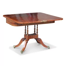 Table Regency marquetée. Angleterre, vers 1800.