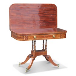 Regency inlaid table. England, around 1800.