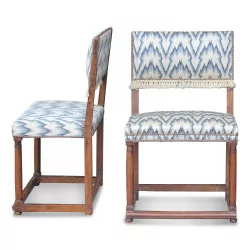Paar Henry IV-Stühle mit blauem Chevron-Stoff bezogen. …
