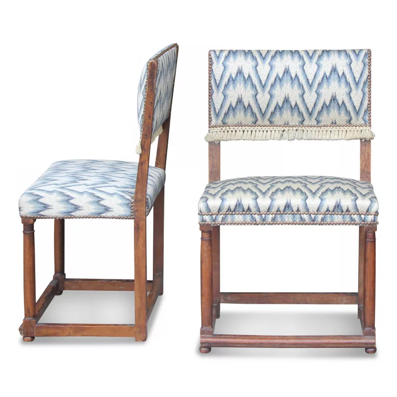 пара стульев Генриха IV, обтянутых синей тканью с узором шеврон. … - Moinat - Стулья