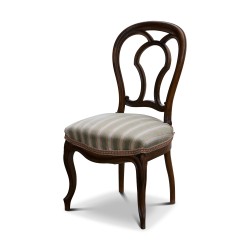 Neo-Gothic chair in walnut. To be restored. Origin of …