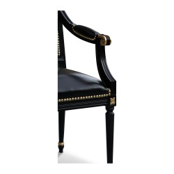 Louis XVI 扶手椅模型 Jacob 黑色和金色细节软垫......