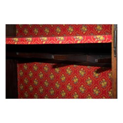 Berner Bauernschrank in Nussbaum mit 1 Tür.