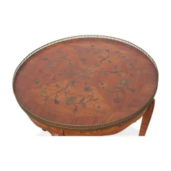 Маленький круглый стол в стиле Людовика XV