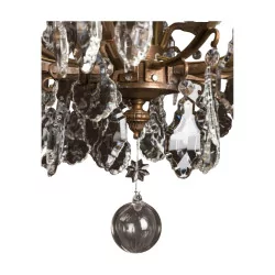盏青铜和水晶制成的大型凡尔赛枝形吊灯，18 盏灯……
