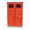 Kleiderschrank mit 2 Türen rot lackiert mit Blumendekor, … - Moinat - Schränke