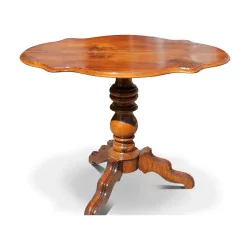 Napoleon III tripod coffee table in walnut. Around 1890.