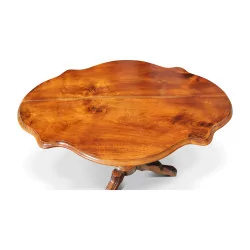 Журнальный столик-тренога Napoleon III из орехового дерева. Около 1890 года.