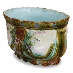 天鹅装饰的便壶。法国。