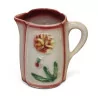 Small slip pitcher decorated with flowers. - Moinat - Chinaware, Porcelain