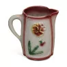 Small slip pitcher decorated with flowers. - Moinat - Chinaware, Porcelain