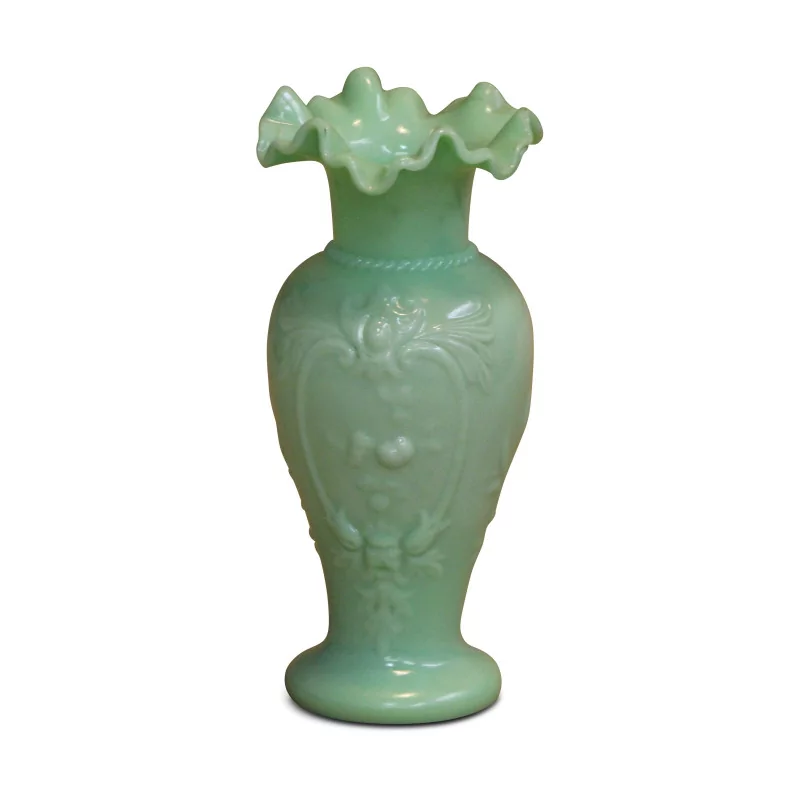 Celadon opaline vase - Moinat - Wild Flowers