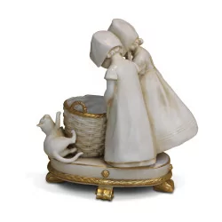 Statuette en porcelaine "2 Enfants et leur chat"