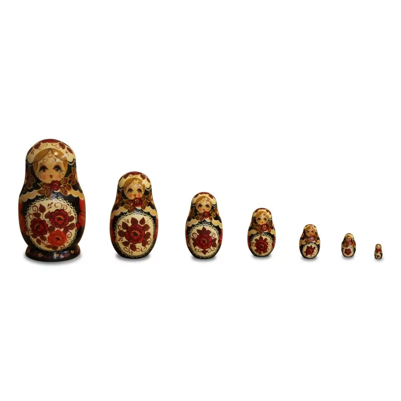 俄罗斯套娃或俄罗斯套娃是一种由……制成的空心人形 - Moinat - 装饰配件