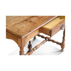 Louis XIII-Tisch aus Nussbaumholz