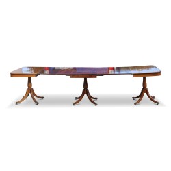 Table en acajou avec rallonges.