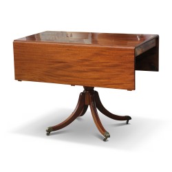 Table en acajou avec rallonges.