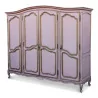 Большой гардероб в стиле Людовика XV из формованного орехового дерева, окрашенный в розовый и… - Moinat - Шкафы
