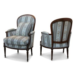 Paire de Bergères Louis XVI en noyer recouvertes de lampas