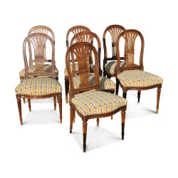 Набор из 7 стульев в стиле Людовика XVI из орехового дерева.