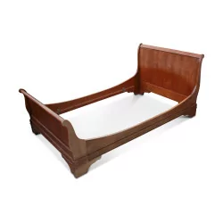 Кровать Луи-Филиппа из вишневого дерева (савойская работа).