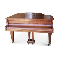 木制 1928 Baldur 钢琴。