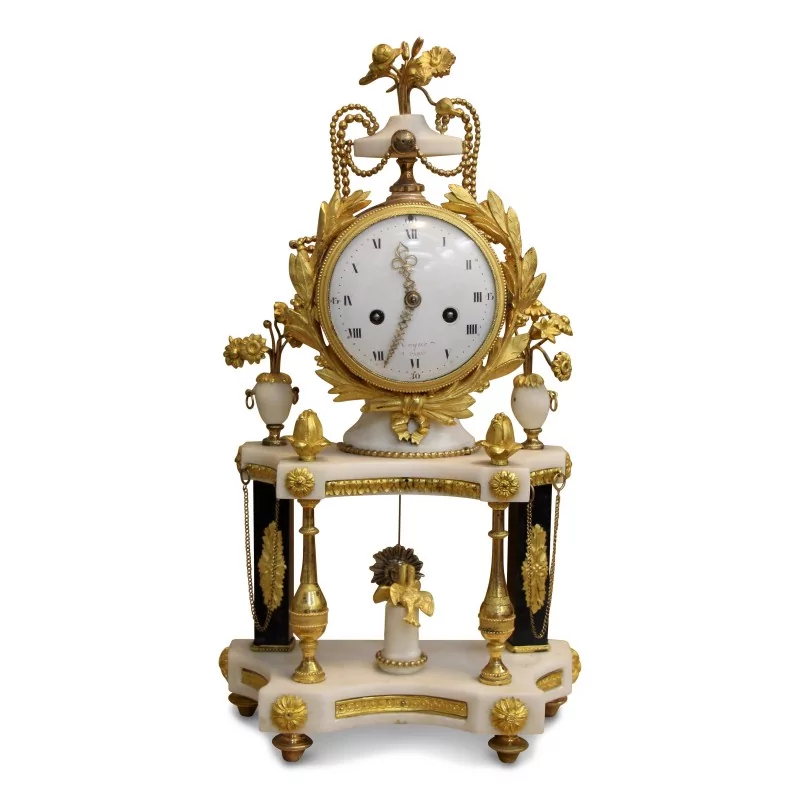 Louis XVI clock with gilt bronze columns from the \"Roque\" factory in Paris - Moinat - Table clocks