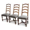 3 把不匹配的胡桃木路易十三椅子。 - Moinat - 椅子