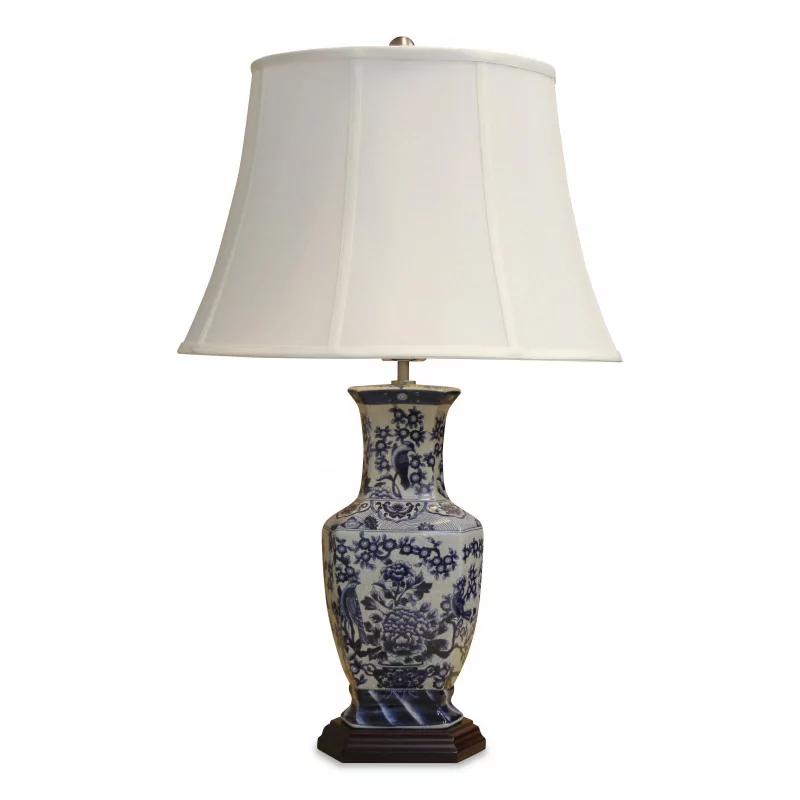 Une lampe de table en porcelaine chinoise. - Moinat - Lampes de table